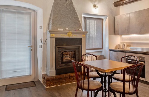 Valtellina House | Holiday Home 'Verde' with Mountain View, Wi-Fi and Air Conditioning