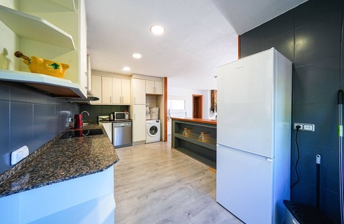 Barcelona House | Holiday Home 'Villa Mar' with Sea Views, Private Pool and Wi-Fi