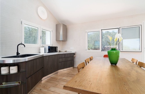 Orosei House | Holiday Home 'Villa Piricone' with Sea View, Shared Terrace and Wi-Fi