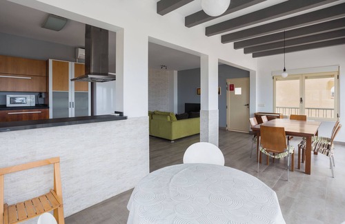 Molinell House | Holiday Home 'Villa Rosa 2' with Sea View, Wi-Fi and Air Conditioning