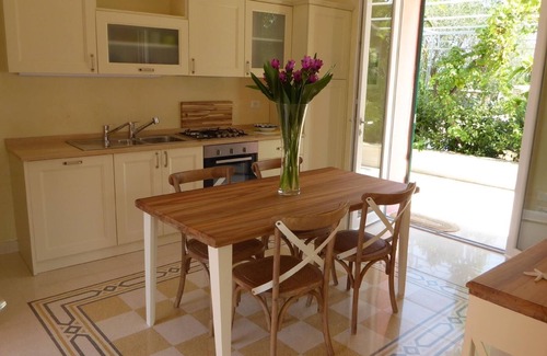 Cutrofiano House | Holiday home "Villa Sirgole Rosa" with infinity pool