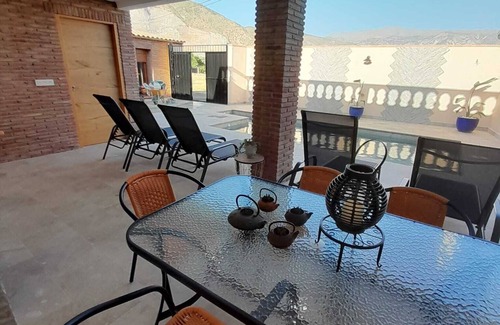 Padul House | Holiday Home 'Villa Sierra Nevada De Pilar Iii' with Mountain View, Wi-Fi and Air Conditioning