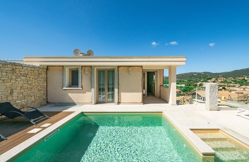 Chia Villa | Holiday Home 'Villachiadream' with Sea View, Wi-Fi and Air Conditioning