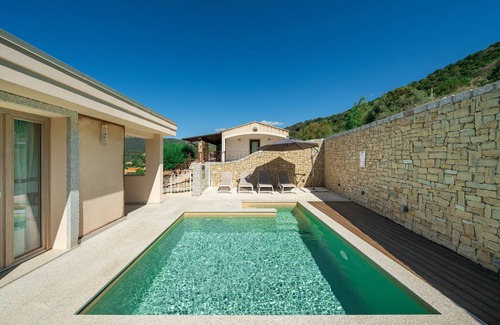 Chia Villa | Holiday Home 'Villachiadream' with Sea View, Wi-Fi and Air Conditioning
