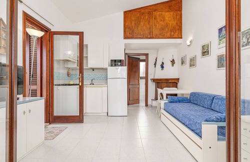 San Teodoro House | Holiday Home 'Villetta A 800mt Dall'Isuledda' with Shared Terrace