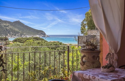 Solanas House | Holiday Home 'Villetta Degli Oleandri' with Sea View, Private Terrace and Air Conditioning