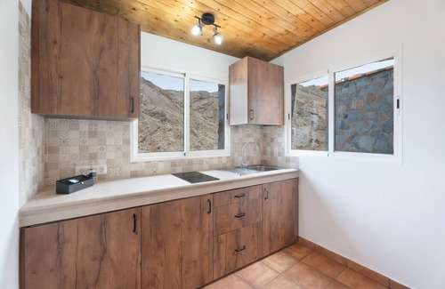 Alojera House | Holiday Home 'Vivienda vacacional La Era I' with Sea View, Wi-Fi and Air Conditioning