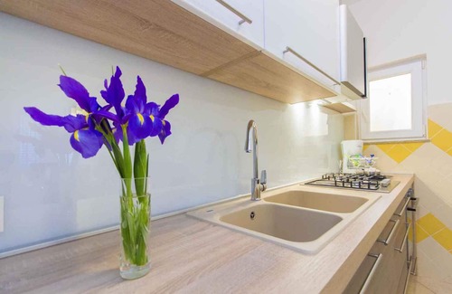 Grebastica House | Holiday home with 3 apartments for 5 to 15 people