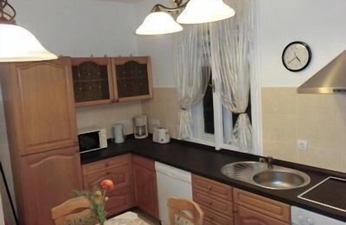 Zuglo House | Holiday home with large garden for families and dogs