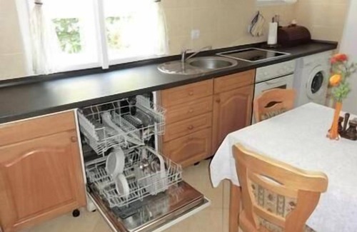 Zuglo House | Holiday home with large garden for families and dogs