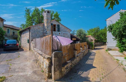 Rezanci House | Holiday home with outdoor swimming pool