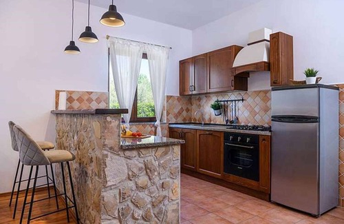 Puntera House | Holiday home with pool and large garden to relax in