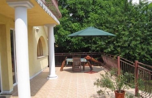 Sukoro House | holiday home "Zonnehuis" with private swimming pool