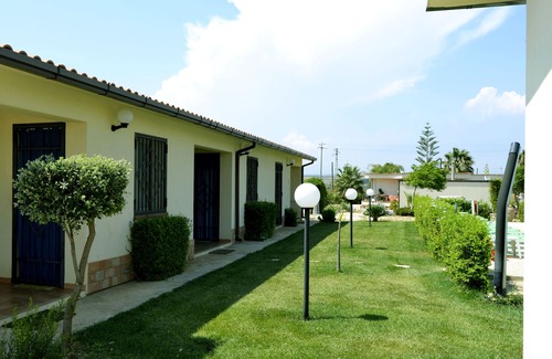 Cattolica Eraclea House | Holiday homes with pool and garden, close to the sea and very well connected .