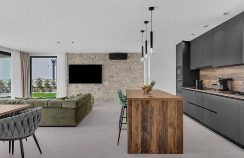 Baska Voda House | Holiday house Baška Voda for 1 - 8 persons with 4 bedrooms - Holiday apartment in one or multi-famil