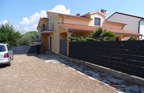 Kastel House | Holiday house Buje for 1 - 9 persons with 4 bedrooms - Holiday home