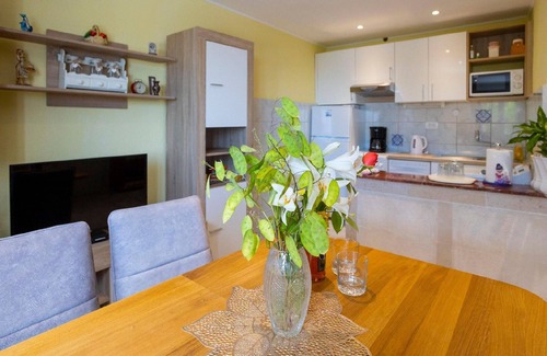 Bast House | Holiday house for 2 persons + 2 children approx. 50 qm in Bast, Dalmatia (Biokovo mountain range)