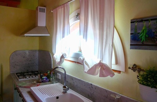Cascina Apartment | Holiday house in Cascina with private parking