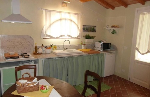 Cascina Apartment | Holiday house in Cascina with private parking