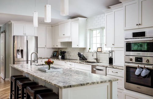 Midway House | HOLIDAY HOUSE - Kentucky Bluegrass Home on Champion Thoroughbred Farm