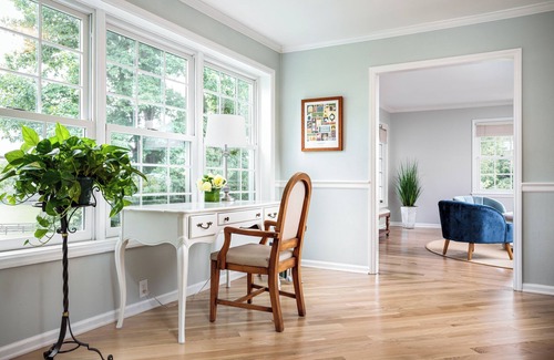 Midway House | HOLIDAY HOUSE - Kentucky Bluegrass Home on Champion Thoroughbred Farm