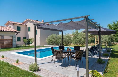 Presika House | Holiday House OLIVE GROVE with pool and garden