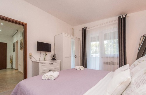 Municipality of Posedarje House | Holiday house Posedarje for 1 - 5 persons with 3 bedrooms - Holiday house