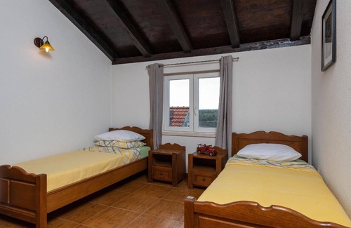 Kuna Peljeska House | Holiday house Potomje for 1 - 5 persons with 2 bedrooms - Twin house