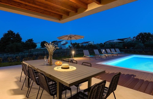 Stokovci House | Holiday house Svetvinčenat for 1 - 10 persons with 5 bedrooms - Holiday home