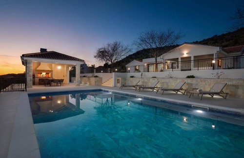 Vodice House | Holiday house Vodice for 1 - 8 persons with 4 bedrooms - Holiday home