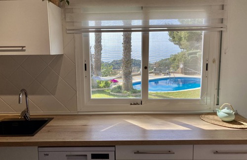 Lloret de Mar Apartment | Holiday house with pool and sea views + garden for 4 pers. Costa Brava (Lloret)
