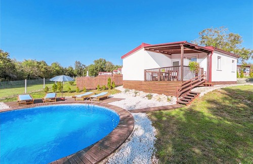 Tinjan House | Holiday house with private pool No.5 in holiday park Jelovci