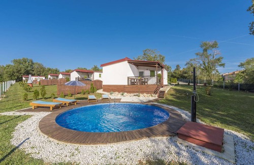 Tinjan House | Holiday house with private pool No.5 in holiday park Jelovci