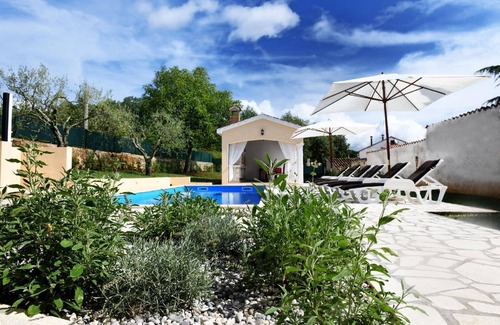 Vizinada House | Holiday house with private pool for 6 persons approx. 130 m² in Markovici, Istria (Interior of Istria)