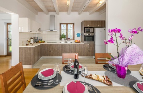 Melnica House | Holiday house with private pool for 10 persons approx. 310 qm in Barban, Istria (Bay of Raša)