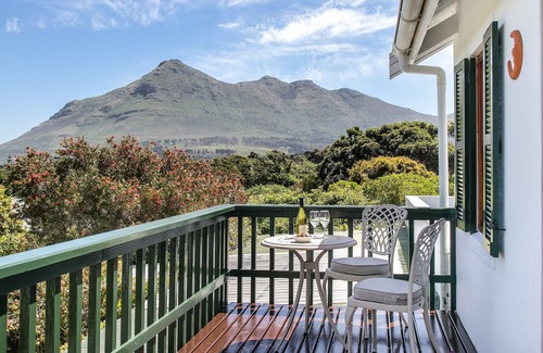 Noordhoek House | Holiday house with sea and mountain views and a large garden