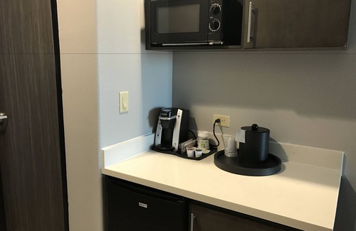 Abilene Hotel | Holiday Inn Abilene - North College Area by IHG