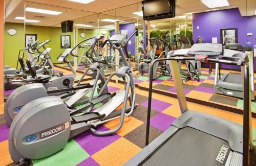 Manhattan Hotel | Holiday Inn At the Campus by IHG