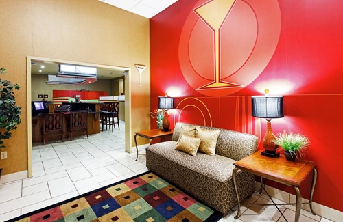 Batesville Hotel | Holiday Inn Batesville by IHG