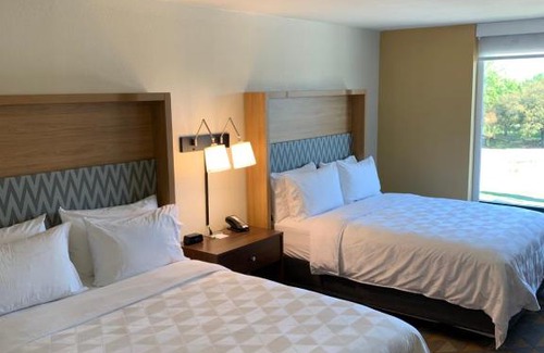 Mid City South Hotel | Holiday Inn Baton Rouge-South by IHG
