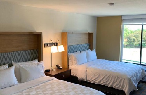 Mid City South Hotel | Holiday Inn Baton Rouge-South by IHG