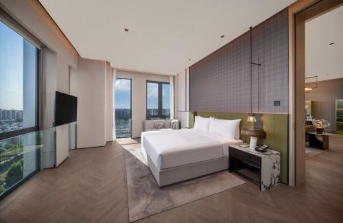 Yizhuang Hotel | Holiday Inn Beijing Daxing Centre by IHG