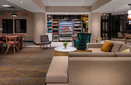Dedham Hotel | Holiday Inn Boston - Dedham Hotel & Conference Center an IHG Hotel