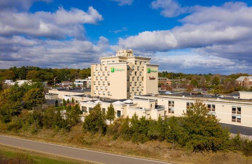 Dedham Hotel | Holiday Inn Boston - Dedham Hotel & Conference Center an IHG Hotel