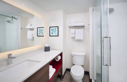 Burlington Hotel | Holiday Inn Burlington Conference Centre by IHG