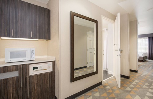 Southeast Colorado Springs Hotel | Holiday Inn Colorado Springs Airport by IHG