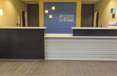 Thunder Bay Hotel | Holiday Inn Express Thunder Bay, an IHG Hotel