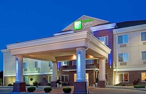 Dickinson Hotel | Holiday Inn Express Hotel & Suites Dickinson, an IHG Hotel