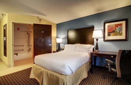 Oak Grove Hotel | Holiday Inn Express Fort Campbell-Oak Grove, an IHG Hotel
