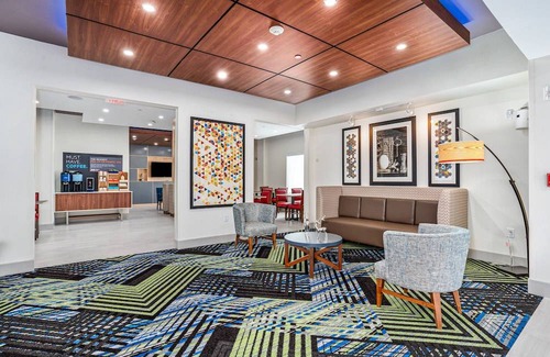 Van Buren Hotel | Holiday Inn Express Suites Van Buren-Ft Smith Area, an IHG Hotel